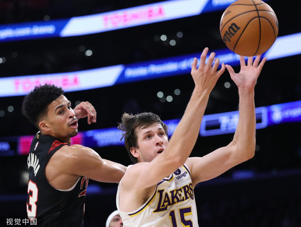 滑雪运动的 滑雪运动的