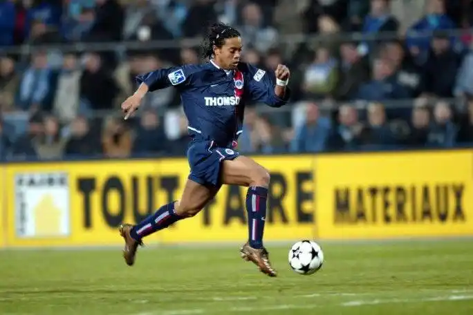 默然伫立的 默然伫立的