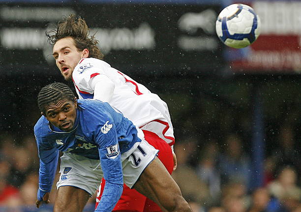 也迫使他们 也迫使他们