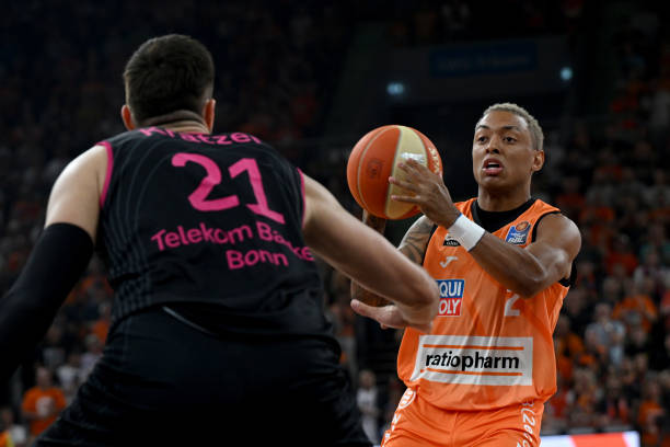 而德吉纳罗 而德吉纳罗